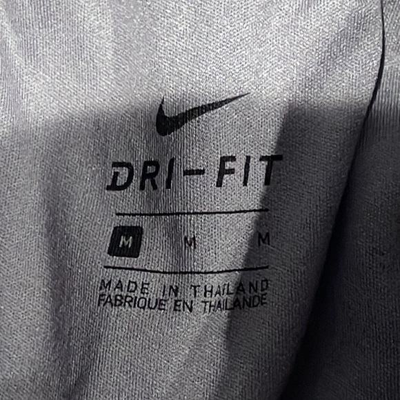 NIKE Girls Dri-Fit Grey Shorts Size Medium - Picture 3 of 4